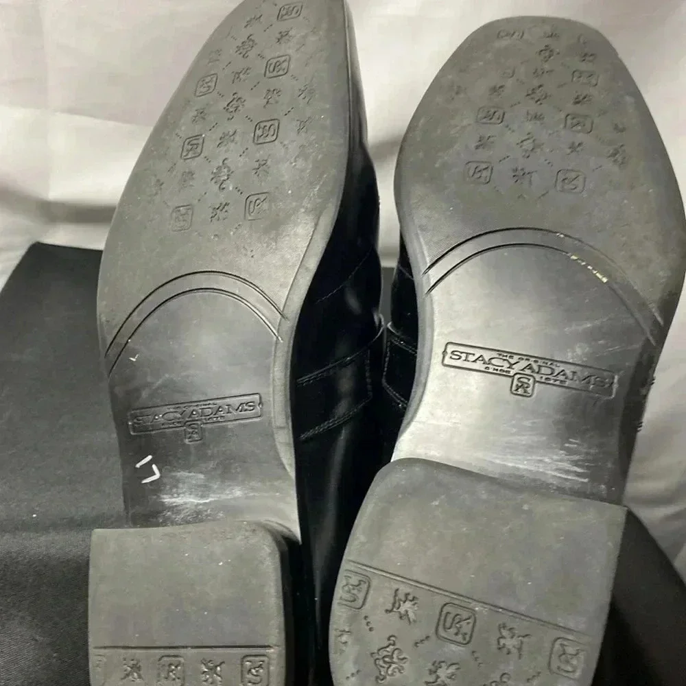 STACY ADAMS MENS SIZE 8 BLACK‎ LEATHER LOAFER SHOES SILVER BUCKLE ACCENT